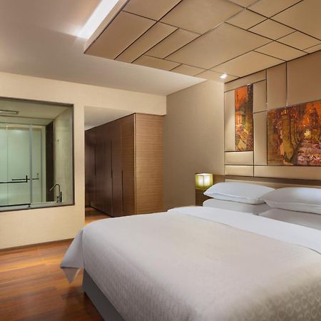 Sheraton Grand Bengaluru Whitefield Hotel & Convention Center מראה חיצוני תמונה