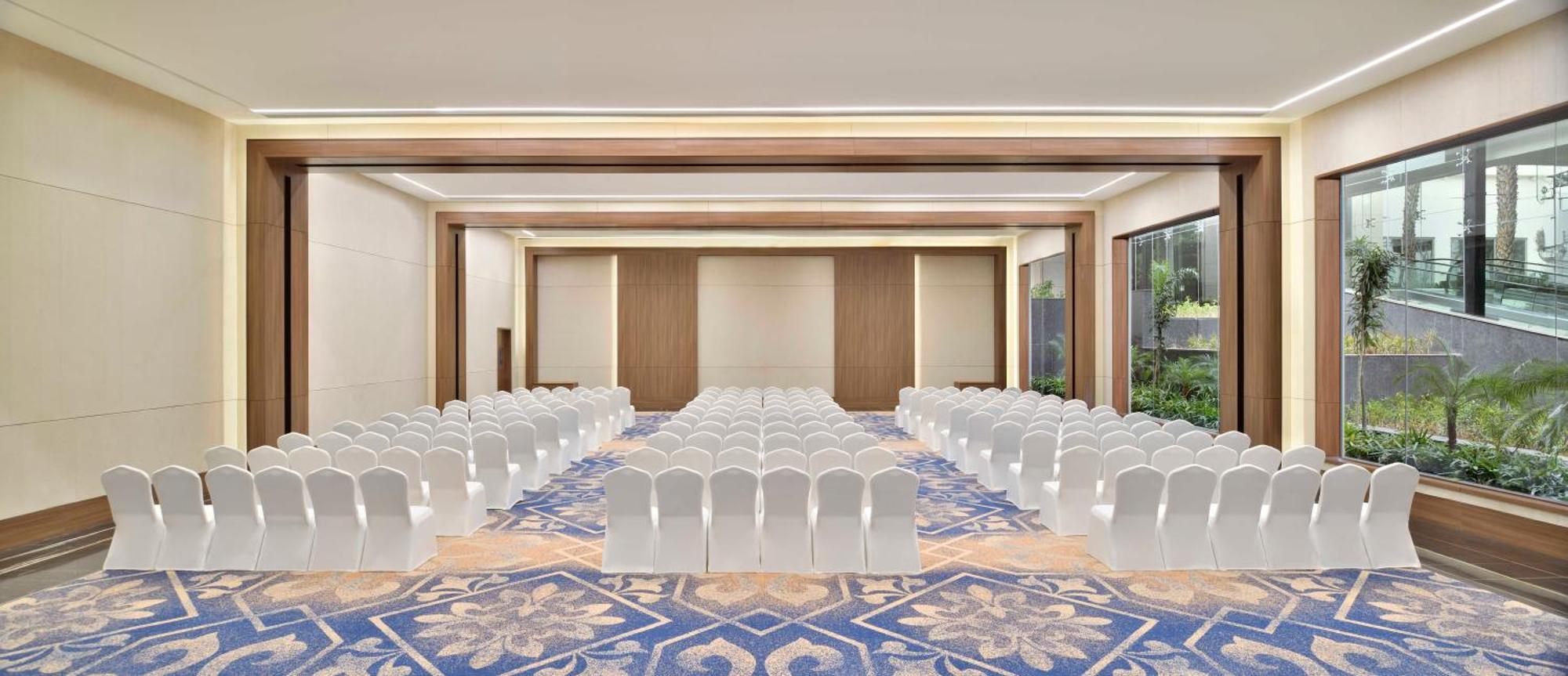 Sheraton Grand Bengaluru Whitefield Hotel & Convention Center מראה חיצוני תמונה