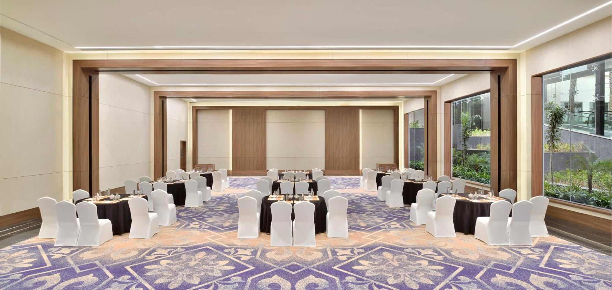 Sheraton Grand Bengaluru Whitefield Hotel & Convention Center מראה חיצוני תמונה