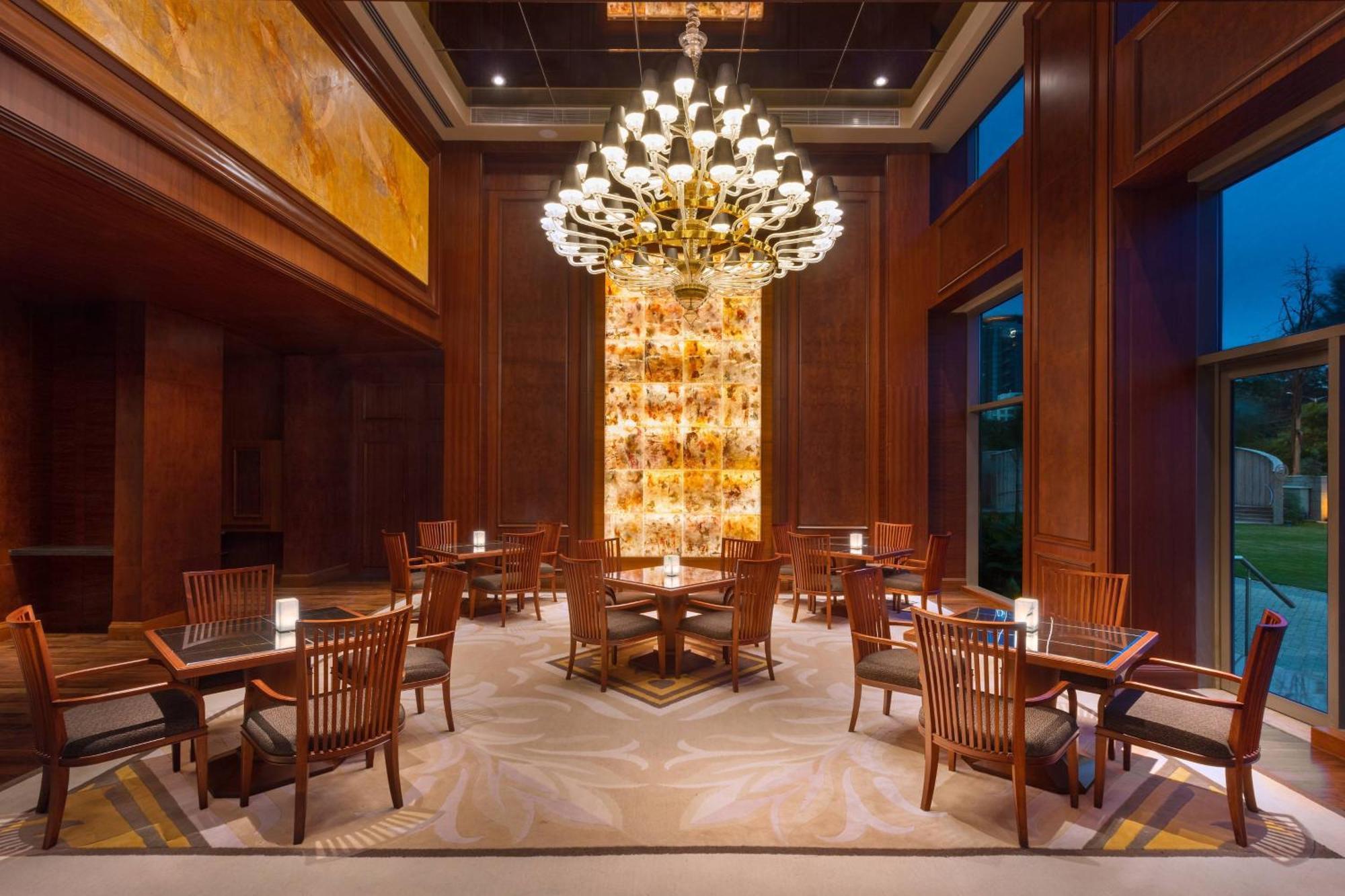 Sheraton Grand Bengaluru Whitefield Hotel & Convention Center מראה חיצוני תמונה