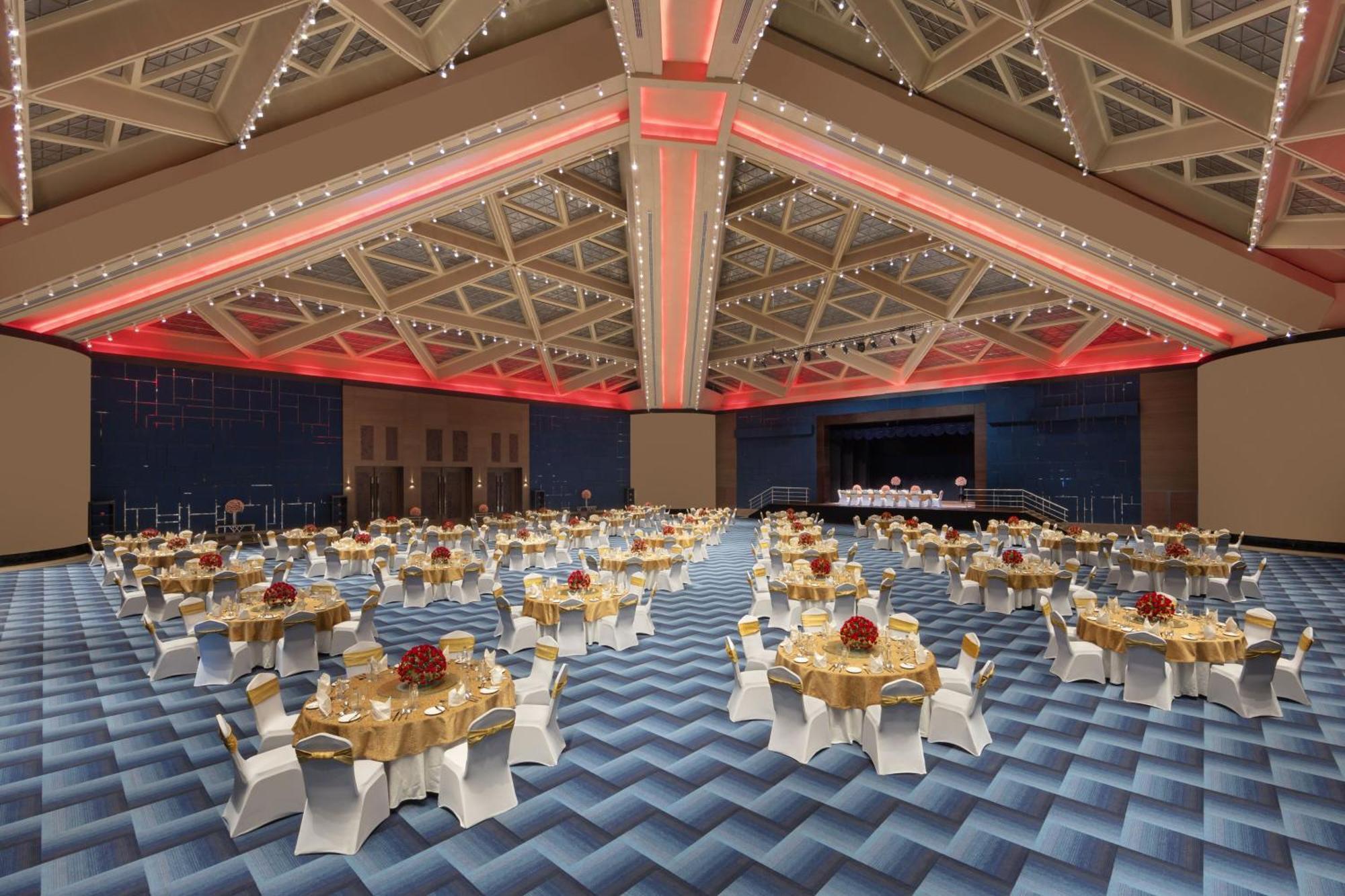 Sheraton Grand Bengaluru Whitefield Hotel & Convention Center מראה חיצוני תמונה