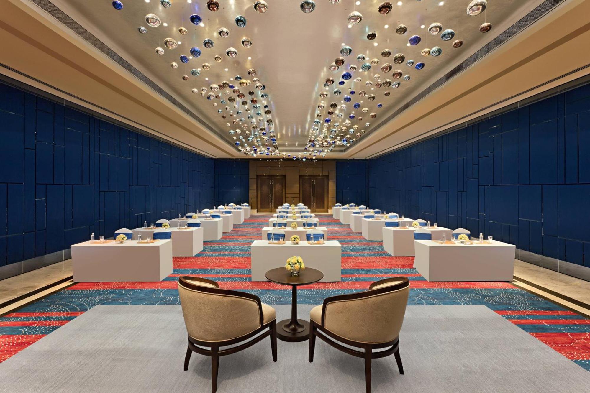 Sheraton Grand Bengaluru Whitefield Hotel & Convention Center מראה חיצוני תמונה