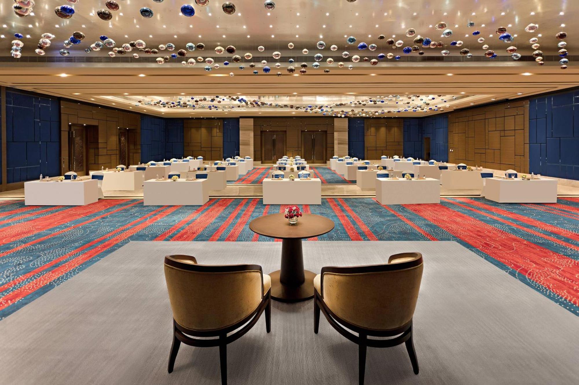 Sheraton Grand Bengaluru Whitefield Hotel & Convention Center מראה חיצוני תמונה