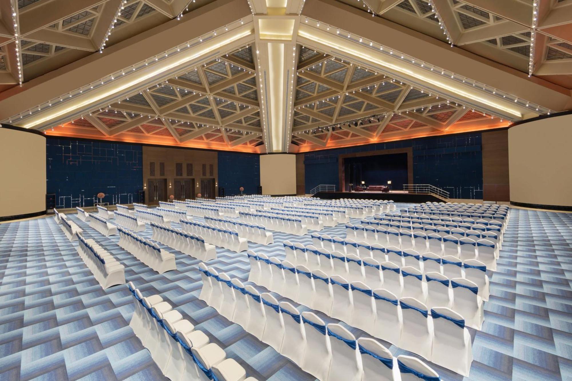 Sheraton Grand Bengaluru Whitefield Hotel & Convention Center מראה חיצוני תמונה
